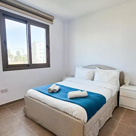 Beachside Breeze Apartament *
